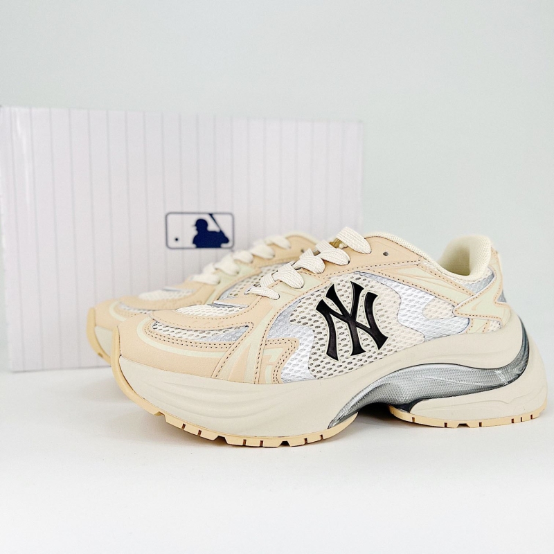 G*u*i casual shoes